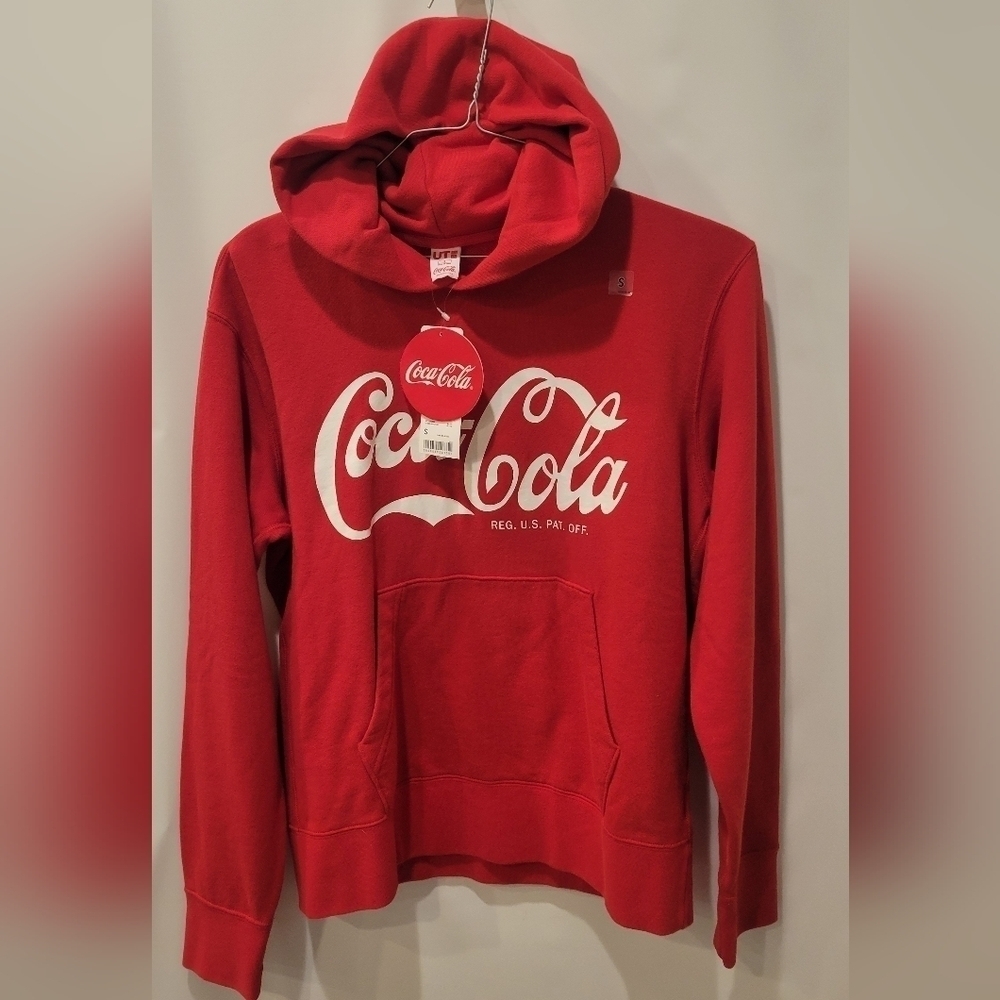 Coca Cola Men's Size Small Red Logo Graphic Front Long Sleeve Pullover Hoodie